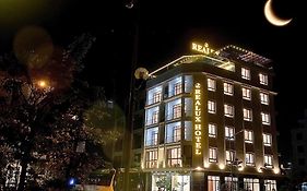 Realux Hotel